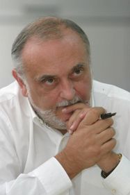 Dinu Patriciu şi-a unit afacerile imobiliare sub aceeaşi umbrelă