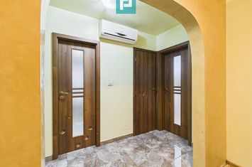 Apartament spațios cu 4 camere în Vlaicu anunturi imobiliare Arad