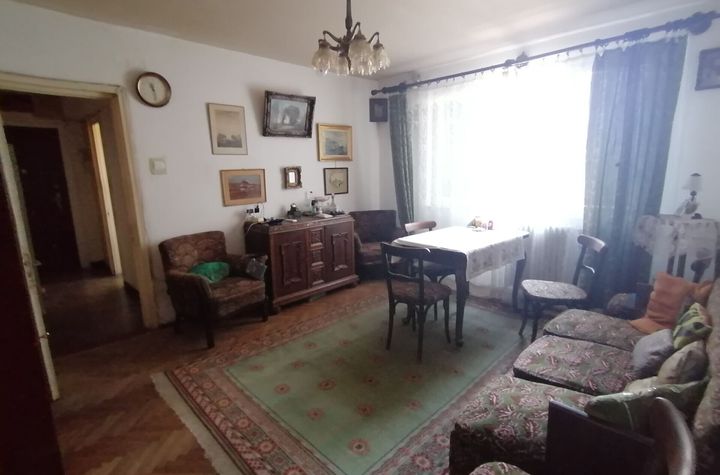 Apartament 3 camere de vanzare 1 MAI - Bucuresti anunturi imobiliare Bucuresti