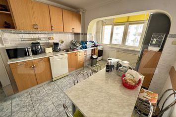 Apartament 3 camere de vanzare VASILE AARON - Sibiu anunturi imobiliare Sibiu