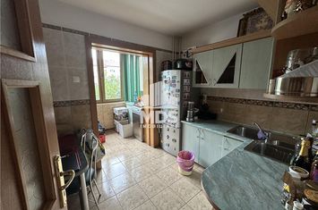 Apartament 3 camere de vanzare ARADULUI  - Timis anunturi imobiliare Timis