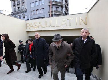 Pasajul Lipscani s-a redeschis. Are alt nume şi altă înfăţişare