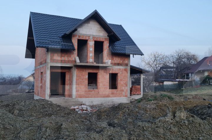 Casă - 4 camere de vanzare SUCEAVA - Suceava anunturi imobiliare Suceava