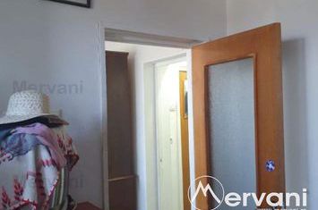 Apartament 3 camere de vanzare CENTRU - Prahova anunturi imobiliare Prahova
