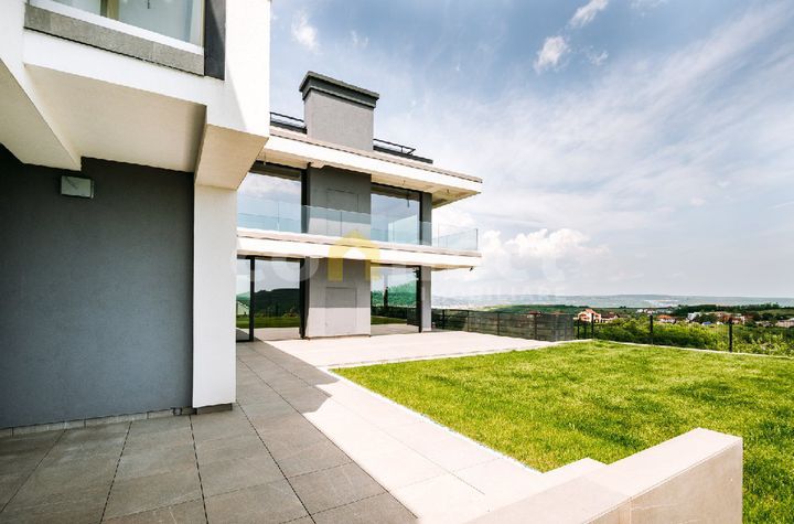 Vilă - 7 camere de vanzare CLUJ-NAPOCA - Cluj anunturi imobiliare Cluj