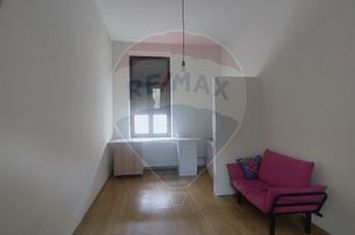 De închiriat spațiu comercial/office – 17 mp, Șimleu Silvaniei anunturi imobiliare Salaj