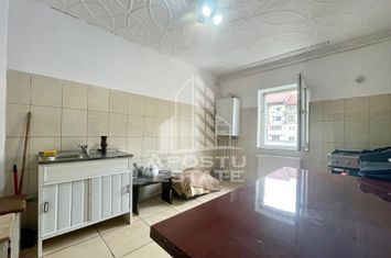 Apartament decomandat cu 3 camere - zona Centrala anunturi imobiliare Hunedoara