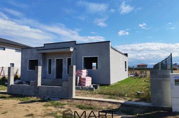 Casă - 4 camere de vanzare SANPETRU - Brasov anunturi imobiliare Brasov