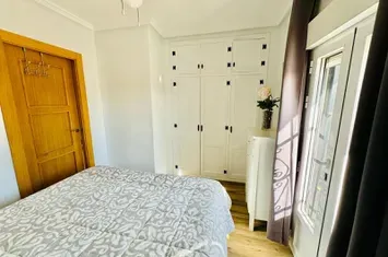 Apartament in vila, case insiruite, curte proprie, piscina comunitara anunturi imobiliare Spania