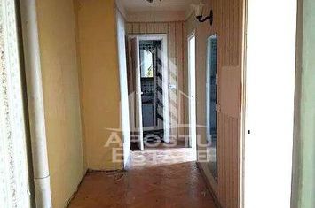 Apartament cu 3 camere, decomandat, centrala proprie,Spitalul Judetean anunturi imobiliare Timis