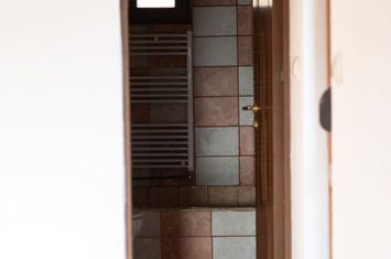 Apartament 3 camere nemobilat cu teren anunturi imobiliare Iasi