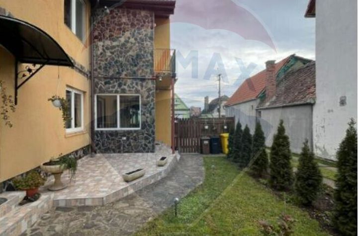 Apartament spațios-3 camere-la curte în Turnișor-Inchiriere anunturi imobiliare Sibiu