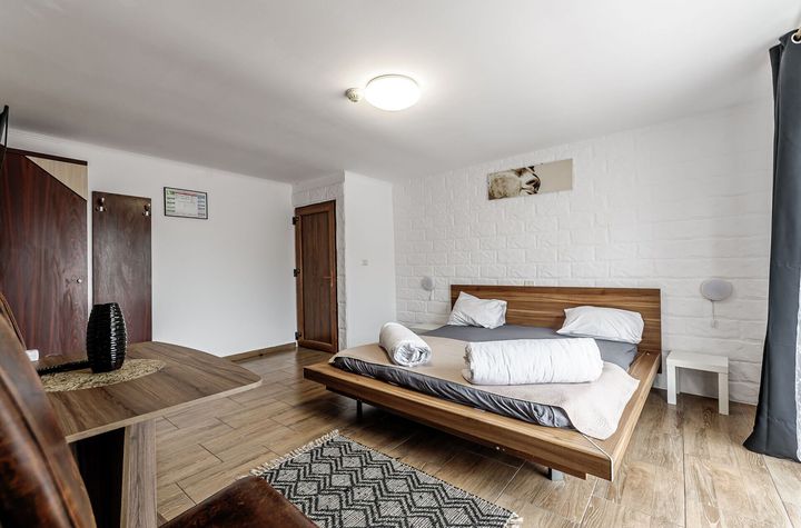 Pensiune funcțională de vânzare pe Calea Radnei, Arad anunturi imobiliare Arad