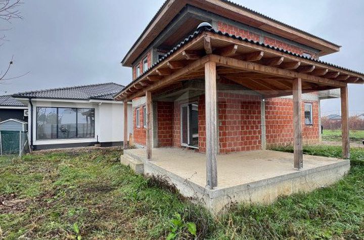 Vilă - 4 camere de vanzare SATU MARE - Satu Mare anunturi imobiliare Satu Mare