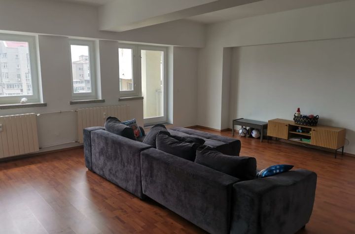 Apartament 4 camere de vanzare GEORGE ENESCU - Dolj anunturi imobiliare Dolj