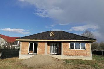 Casă - 4 camere de vanzare TAUTII-MAGHERAUS - Maramures anunturi imobiliare Maramures