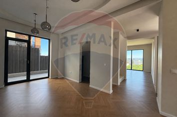 Vila de inchiriat in Voronet. Prima inchiriere, 5 camere. anunturi imobiliare Cluj
