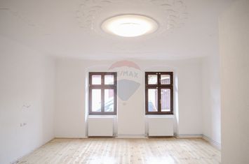 Apartament spațios, renovat integral 2024, situat in centrul istoric anunturi imobiliare Sibiu