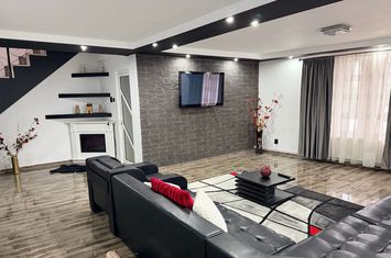 Spațiu comercial de inchiriat DEMOCRATIEI - Prahova anunturi imobiliare Prahova