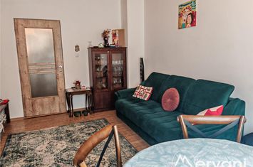Apartament 4 camere de vanzare BUSTENI - Prahova anunturi imobiliare Prahova