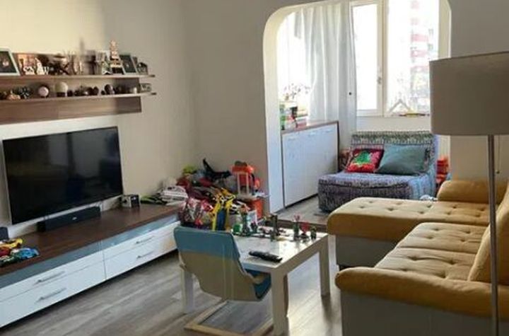 Apartament 3 camere de vanzare FLORILOR - Brasov anunturi imobiliare Brasov