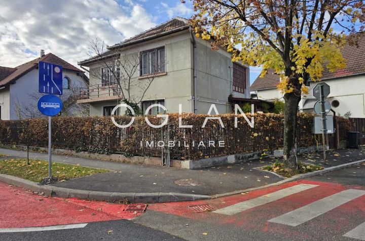 Vilă - 3 camere de vanzare CALEA DUMBRAVII - Sibiu anunturi imobiliare Sibiu