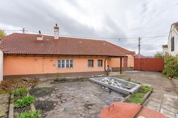 Casă individuală de renovare în Bod, Brașov anunturi imobiliare Brasov