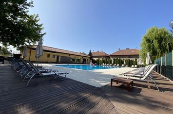 Villa, complex with swimming pool, tennis court, Iancu Nicolae area anunturi imobiliare Bucuresti