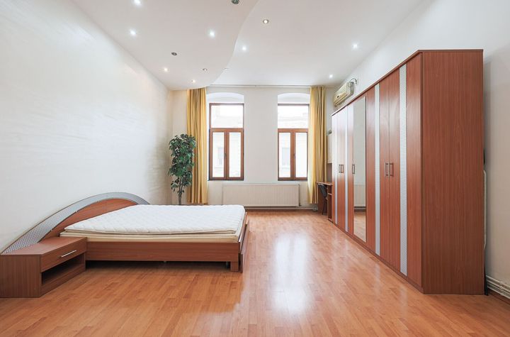 De închiriat apartament ultracentral - Str. Crișan - COMISION 0% anunturi imobiliare Arad
