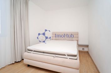 Ap 2 camere, etaj 2/4, renovat, Tatarasi - Piata Chirila anunturi imobiliare Iasi