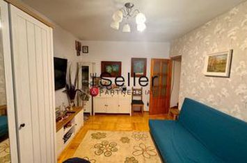 Aparament 3 camere,  decomandat, gara, etaj intermediar. anunturi imobiliare Iasi