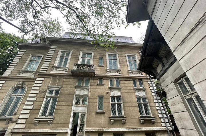 Vilă - 25 camere de vanzare UNIVERSITATE - Bucuresti anunturi imobiliare Bucuresti