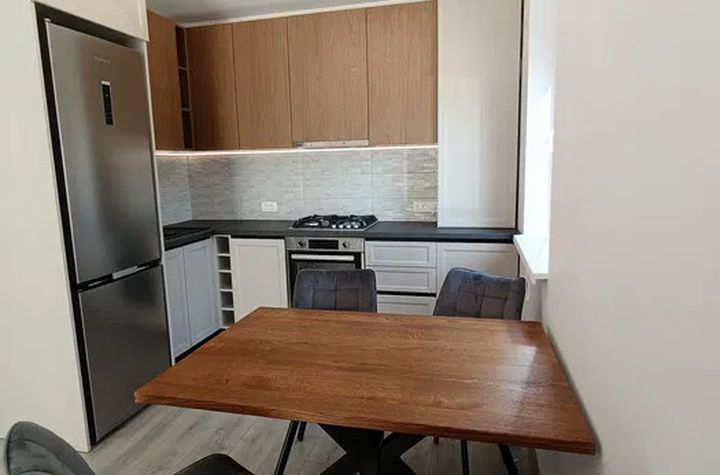 Apartament 3 camere de inchiriat BARTOLOMEU - Brasov anunturi imobiliare Brasov