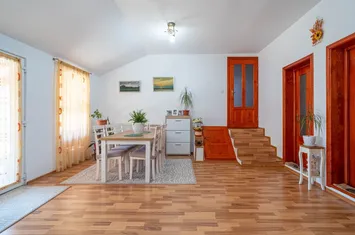 REZERVAT -Casă spațioasă cu teren generos în Felnac – la 18 km de Arad anunturi imobiliare Arad