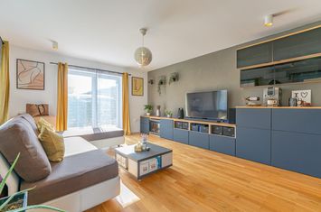 Casa mobilata utilata modern cartier Izvor Tarlungeni Brasov anunturi imobiliare Brasov