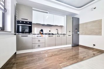 Apartament 4 camere de inchiriat TRACTORUL - Brasov anunturi imobiliare Brasov