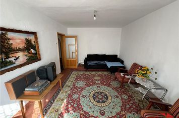 Apartament 4 camere de vanzare SUD - Vrancea anunturi imobiliare Vrancea