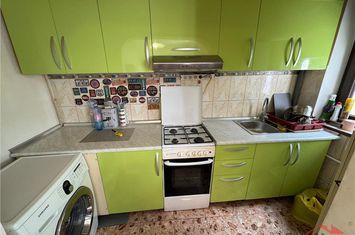 Apartament 3 camere de vanzare SUD - Vrancea anunturi imobiliare Vrancea