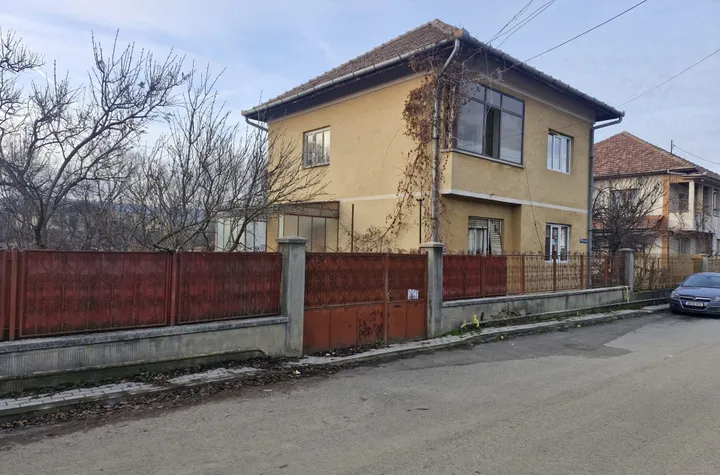 Vilă - 5 camere de vanzare CUGIR - Alba anunturi imobiliare Alba