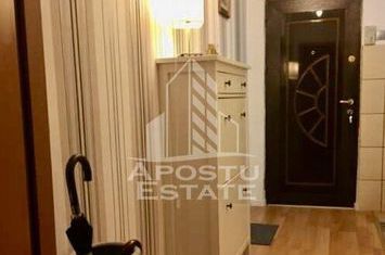 Apartament o camera, balcon si bucatarie inchisa, centrala proprie anunturi imobiliare Timis