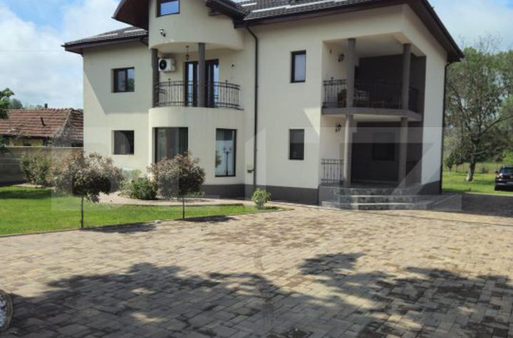 Vilă - 5 camere de vanzare TARGOVISTE - Dambovita anunturi imobiliare Dambovita