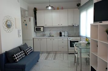 Studio mobilat 36 mp în Potamoudia, etaj 2 anunturi imobiliare Grecia
