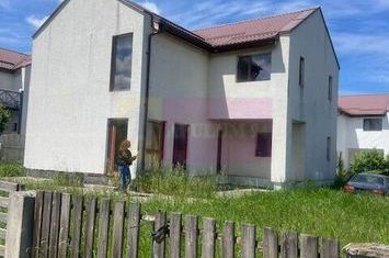 Vila la rosu Zarnesti- Mitropolit Metianu cu vedere superba spre munte anunturi imobiliare Brasov