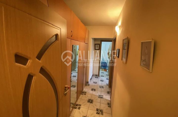 Apartament 3 camere de vanzare ICIL - Constanta anunturi imobiliare Constanta