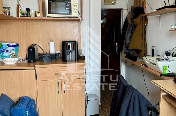 Garsoniera la etaj intermediar, zona Complexul Studentesc anunturi imobiliare Timis