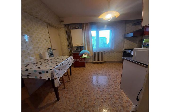 Apartament 4 camere de inchiriat MARASTI - Cluj anunturi imobiliare Cluj