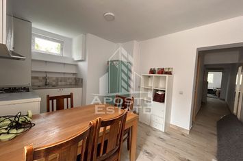 Clădire renovată 2025, 9 camere anunturi imobiliare Timis