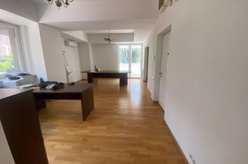 Inchiriere apartament hochparter trei camere imobil 2000 Cotroceni ideal birouri anunturi imobiliare Bucuresti