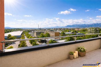 Apartament 4 camere de vanzare TRACTORUL - Brasov anunturi imobiliare Brasov