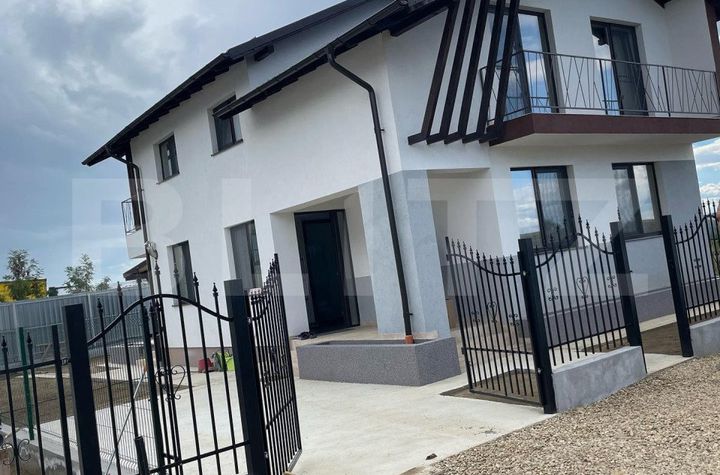 Vilă - 4 camere de vanzare TARGOVISTE - Dambovita anunturi imobiliare Dambovita